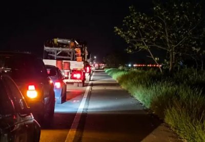 Engarrafamento na BR-060 na noite de domingo (Foto: Campo Grande Mil Grau).
